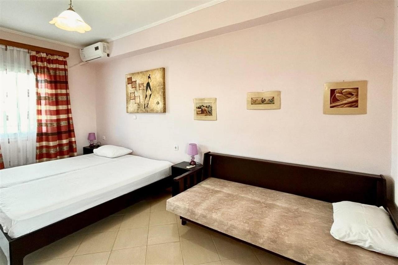 Villa Irina, Nea Potidea Kassandra Beach Exteriör bild