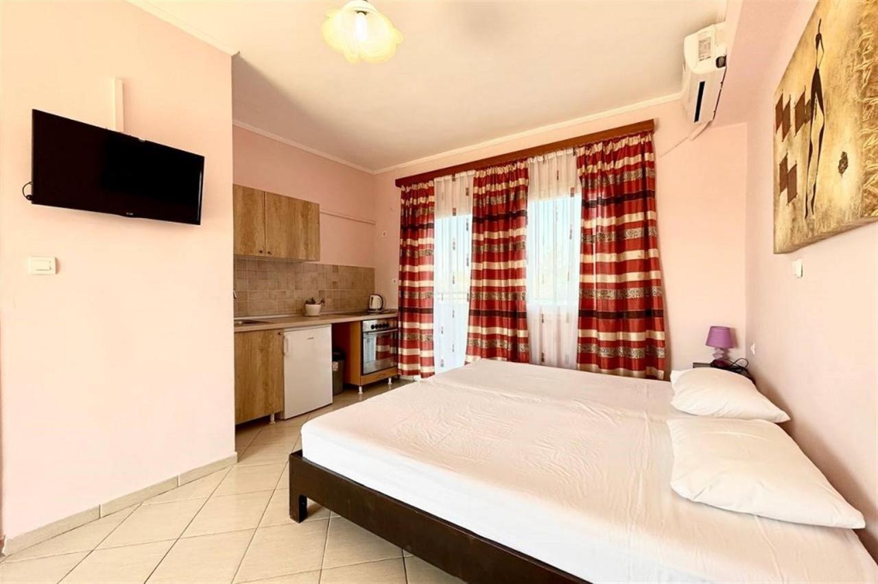 Villa Irina, Nea Potidea Kassandra Beach Exteriör bild